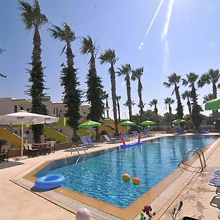 Black Diamond Aparthotel 3*