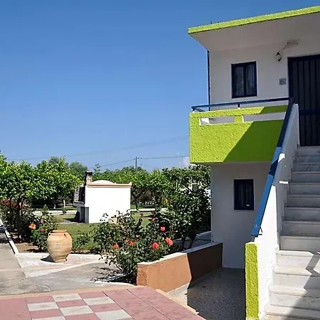 Black Diamond Aparthotel 3*